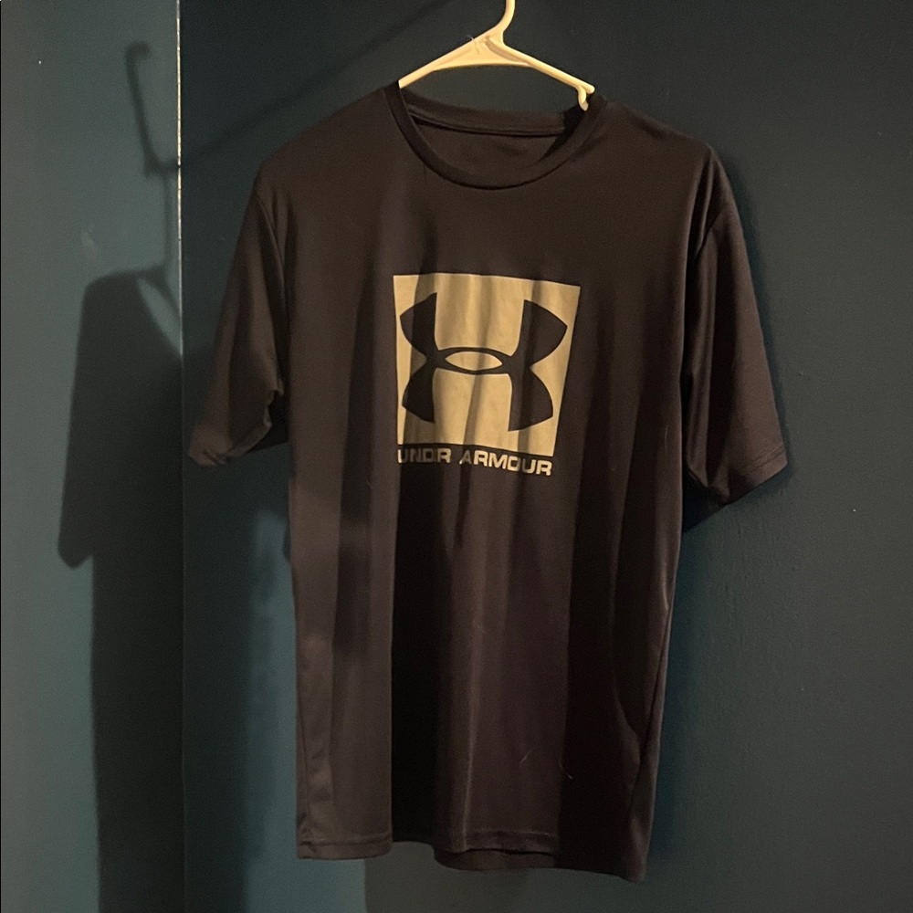 Under Armour Black Short Sleeve Tee